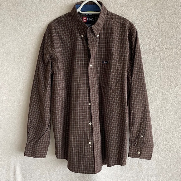 CHAPS “Easy Care” Dress Shirt. - Picture 1 of 7